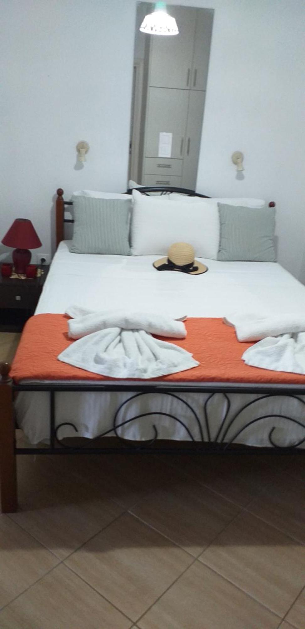 Marena 1 Aparthotel Makrýgialos Екстериор снимка